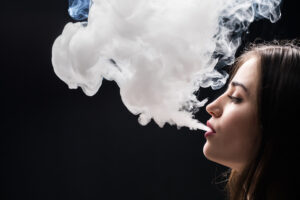 woman vaping, oral health effects